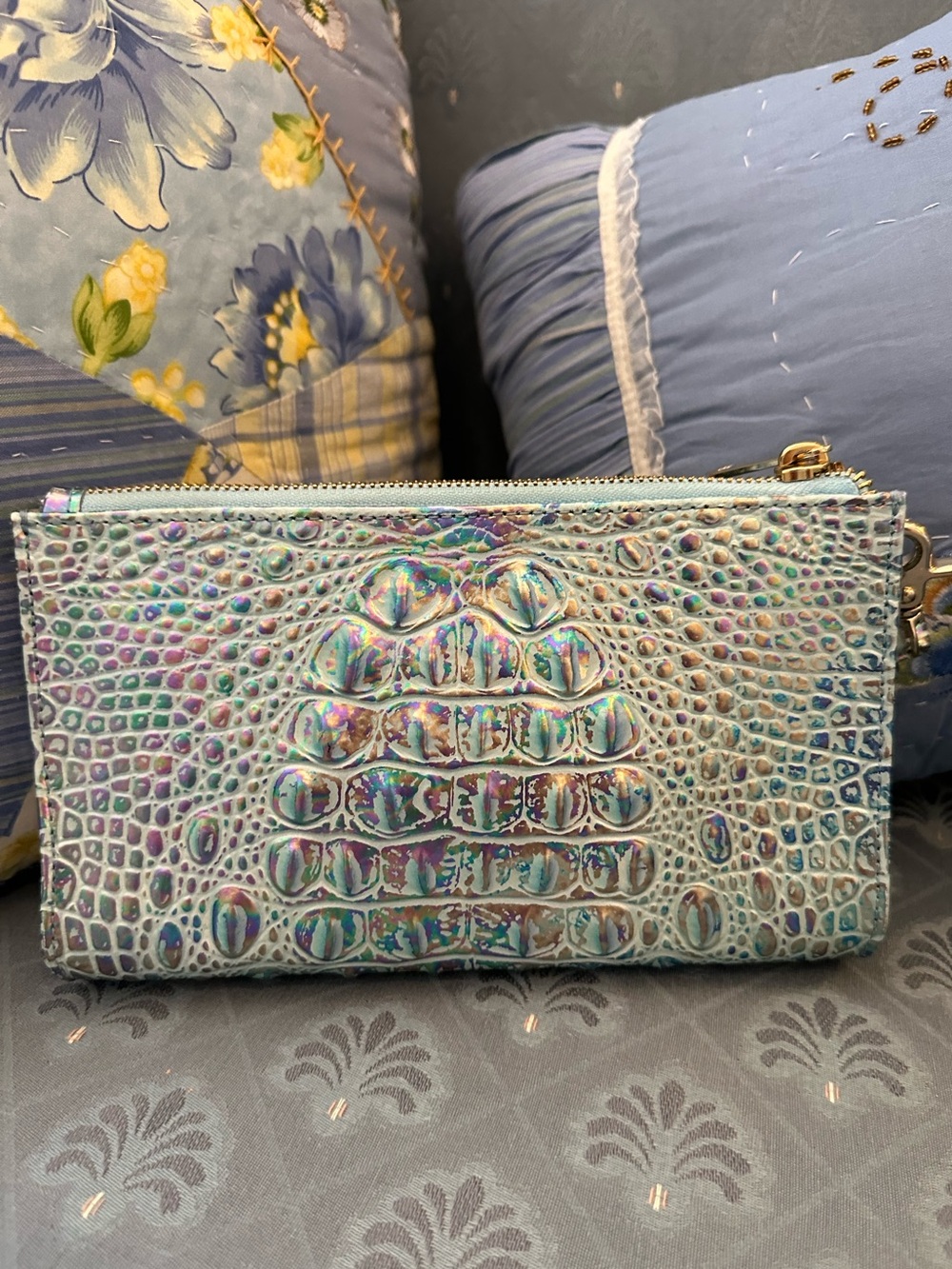 SALE TODAY Brahmin Wonderland Daisy Iridescent Wristlet NWOT see below - Picture 2 of 8